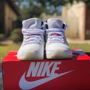 Jordan 11 Platinum Tint